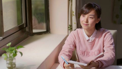 Бага залуу хэдий ч хөнгөн хийсвэр байхаа болилоо