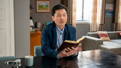 Эзэн Есүс ийнхүү хэлсэн: “Гэхдээ өөрт нь Миний өгөх уснаас уудаг хэн ч, хэзээ ч цангахгүй; харин Миний өгөх ус түүний дотор мөнх амь руу оргилох булаг болно” (Иохан 4:14). Эзэн Есүс бидэнд аль хэдийн мөнх амийн замыг хайрласан гэж олон хүн боддог боловч “Эцсийн өдрүүдийн Христ л хүнд мөнх амийн замыг өгч чадна” хэмээх Төгс Хүчит Бурханы үгийг би уншсан. Яг юу болоод байна вэ? Яагаад зөвхөн эцсийн өдрүүдийн Христ л хүнийг мөнх амийн замаар хангаж чадна гэж хэлдэг юм бэ?